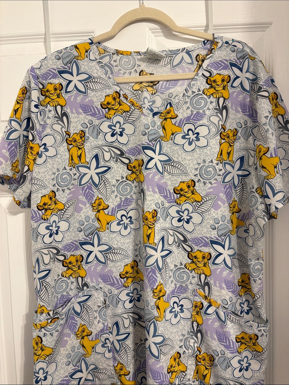 Disney Lion King Simba Print Scrub Top Size XL